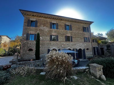 /international/it/arcevia-marche-310103558069/