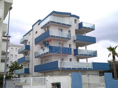 /international/it/alba-adriatica-abruzzo-310107186419/?lang=pt