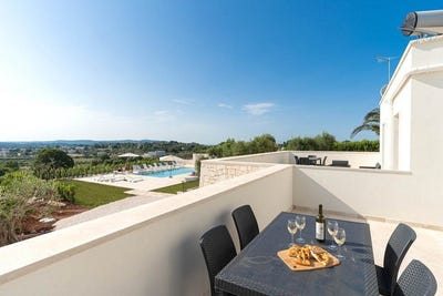 /international/it/locorotondo-apulia-310108996067/