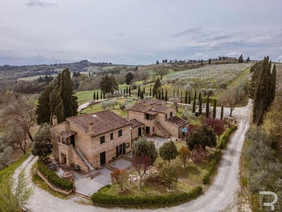 /international/it/asciano-asciano-tuscany-310106993292/