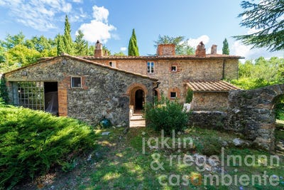 /international/it/massa-marittima-tuscany-310106627746/