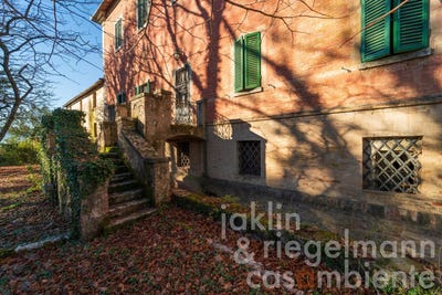 /international/it/sovicille-tuscany-120096319302/?lang=id