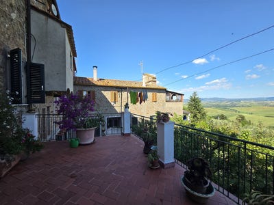 /international/it/lajatico-tuscany-310108407614/