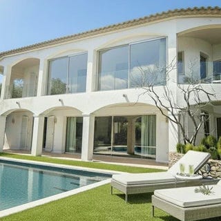 /international/it/baia-sardinia-sardinia-310108995443/