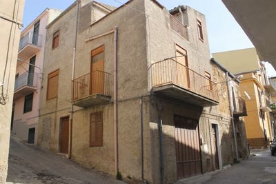 /international/it/via-catania-cianciana-sicily-310107616802/