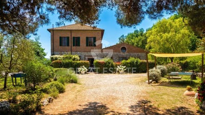 /international/it/radicondoli-tuscany-310108316357/