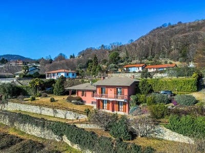 /international/it/comnago-via-dei-pirich-9-lesa-piedmont-120086644340/