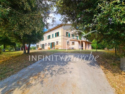 /international/it/altidona-marche-310104263404/