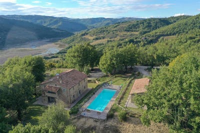 /international/it/gualdo-tadino-umbria-120090618703/
