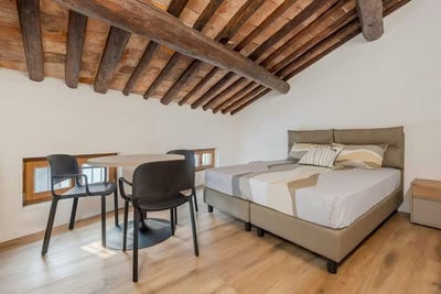 /international/it/via-santa-caterina-padova-veneto-310108418329/