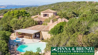 /international/it/arzachena-sardinia-310106128553/