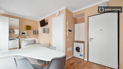 /international/it/milan-lombardy-310108600546/