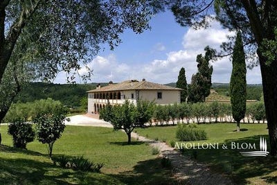 /international/it/piazza-giuseppre-garibaldi-sinalunga-tuscany-310107621733/