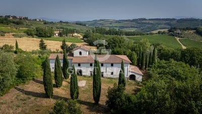 /international/it/montespertoli-tuscany-310100580534/