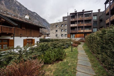 /international/it/courmayeur-aosta-310105304027/