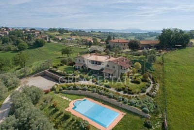 /international/it/castiglione-del-lago-umbria-120086642430/
