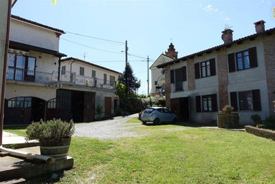 /international/it/calamandrana-piedmont-310099786068/