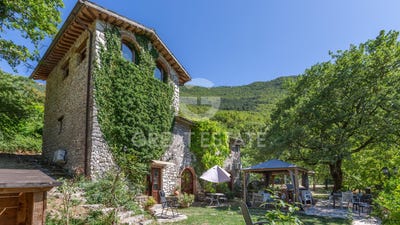 /international/it/arrone-umbria-310101487161/?lang=it