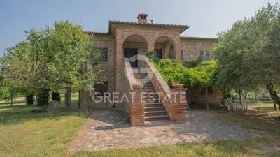 /international/it/citta-della-pieve-umbria-310100890395/