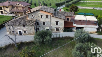 /international/it/ascoli-piceno-marche-120095884724/?lang=fr