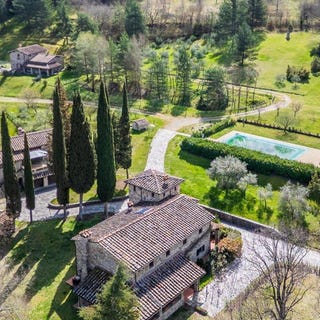 /international/it/chiusi-della-verna-tuscany-310108837429/