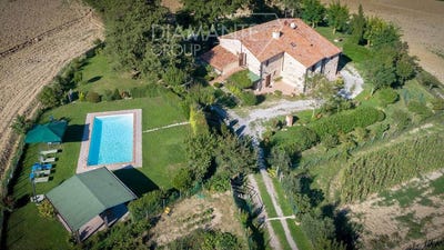 /international/it/radicofani-tuscany-310108189196/