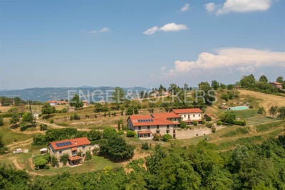 /international/it/mombarcaro-piedmont-310103313582/