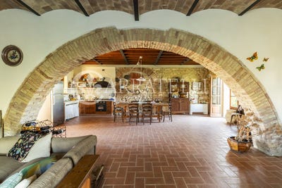 /international/it/volterra-tuscany-310102892895/