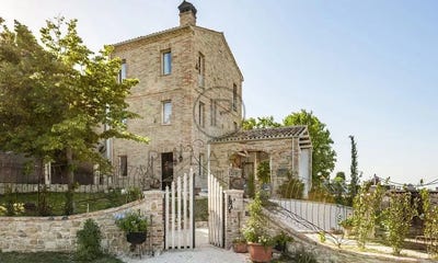 /international/it/staffolo-staffolo-marche-310106707134/