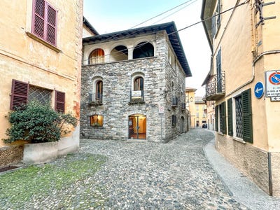 /international/it/cannobio-piedmont-310100664872/?lang=en