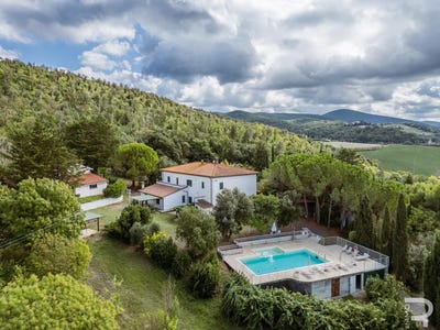 /international/it/santa-luce-santa-luce-tuscany-310102550748/
