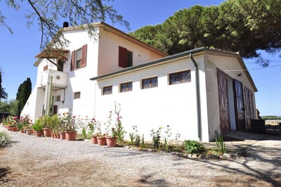 /international/it/livorno-tuscany-310108325022/