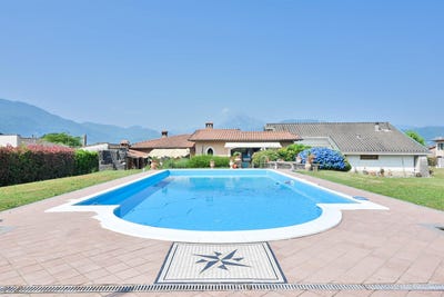 /international/it/barga-tuscany-310103644887/