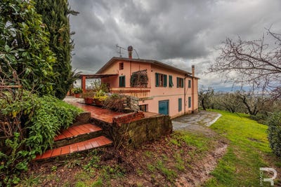/international/it/via-di-riaffrico-montecatini-terme-tuscany-310098119907/