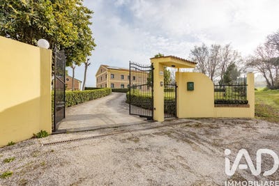 /international/it/senigallia-marche-310106711432/