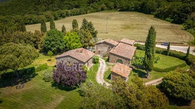 /international/it/sarteano-tuscany-120086632620/