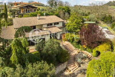 /international/it/todi-umbria-310106825861/