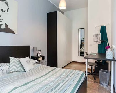 /international/it/viale-giovanni-vicini-bologna-emilia-romagna-310108244006/