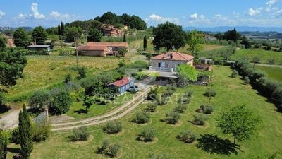 /international/it/lucignano-tuscany-310101387550/