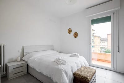 /international/it/via-gian-lorenzo-bernini-bologna-emilia-romagna-310093838251/?lang=zh-cn