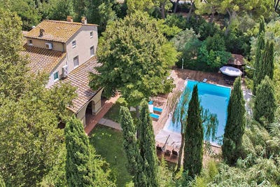 /international/it/scarlino-scalo-tuscany-310108407335/