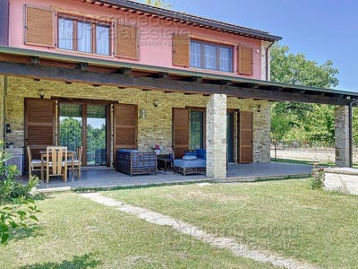 /international/it/fermignano-marche-310106237127/