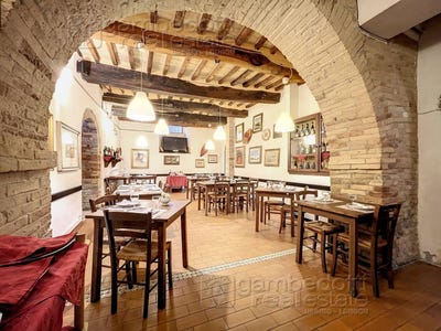 /international/it/urbino-marche-310103018117/