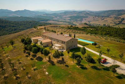 /international/it/volterra-tuscany-310099358775/