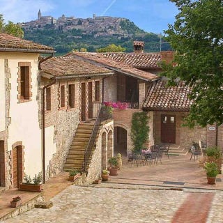 /international/it/todi-umbria-310108651472/