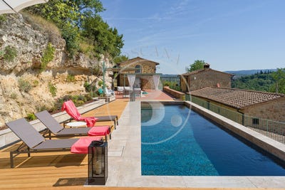 /international/it/f36h-v8-san-gimignano-tuscany-310108045503/