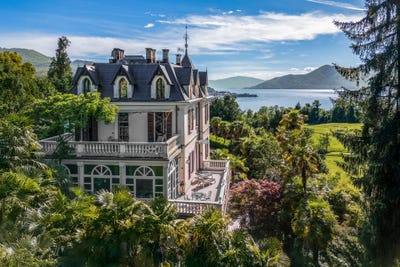 /international/it/luino-lombardy-310100671243/