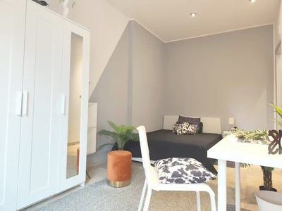 /international/it/viale-giuseppe-barilli-quirico-filopanti-bologna-emilia-romagna-310108305637/