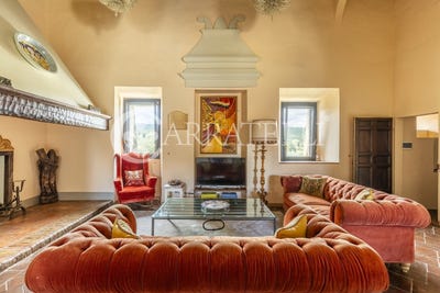 /international/it/monteriggioni-tuscany-310108056954/