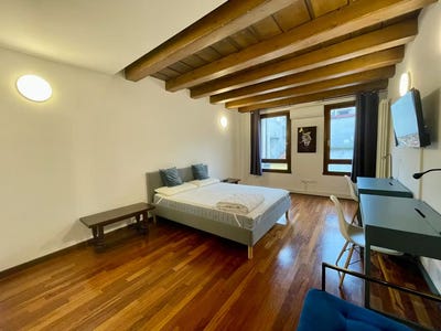 /international/it/via-del-santo-padova-veneto-310096776447/